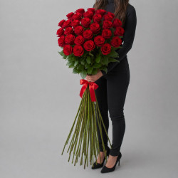 25 ароматных красных роз 130 см